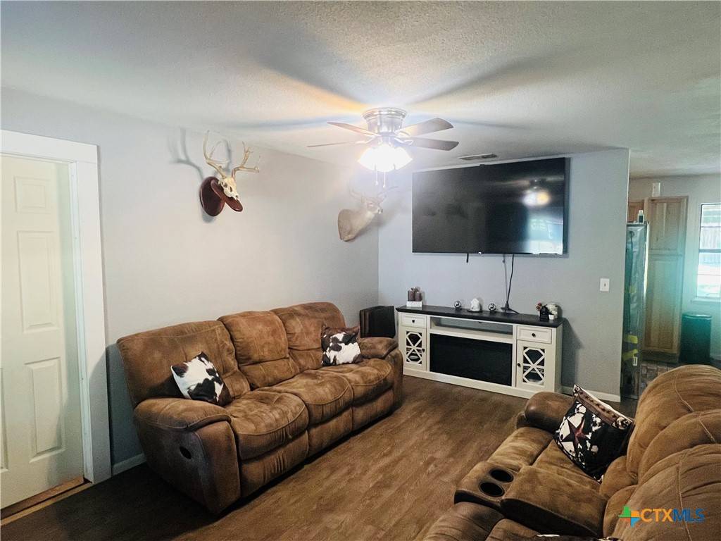 Lampasas, TX 76550,1407 W Avenue C