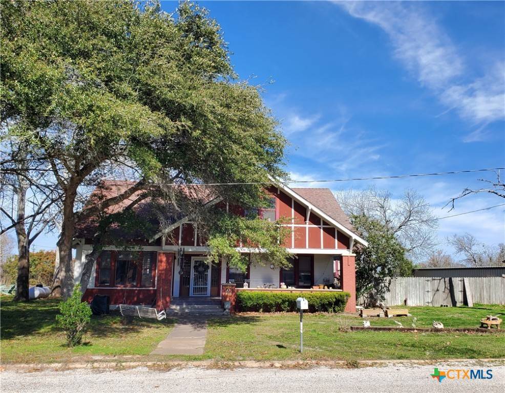Flatonia, TX 78941,422 W North Main ST