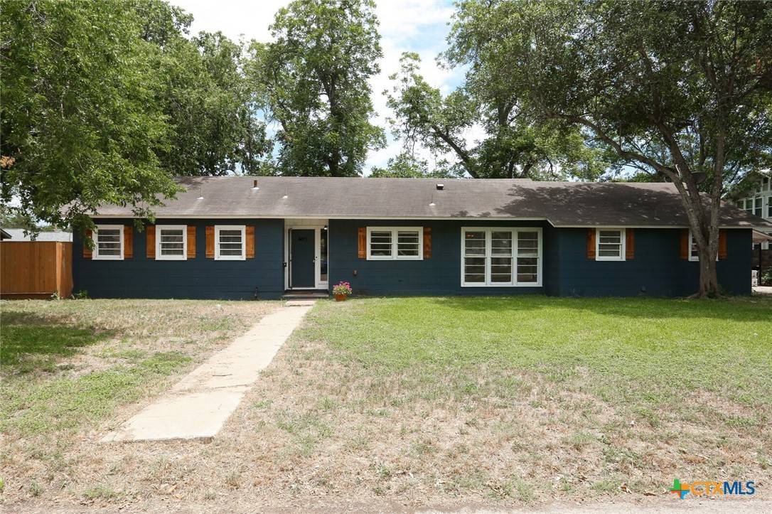 Seguin, TX 78155,621 Hackberry ST