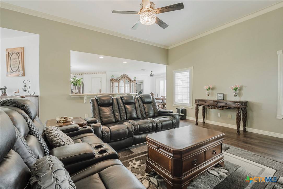 Jarrell, TX 76537,985 County Road 388