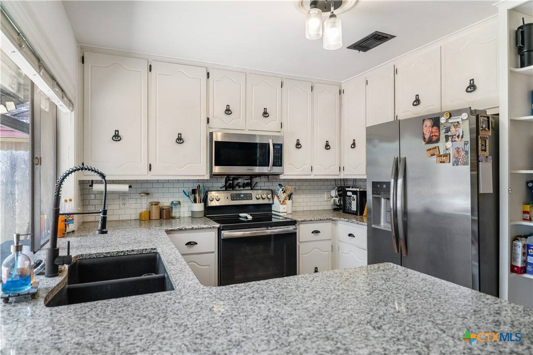 Victoria, TX 77904,506 Shiloh DR