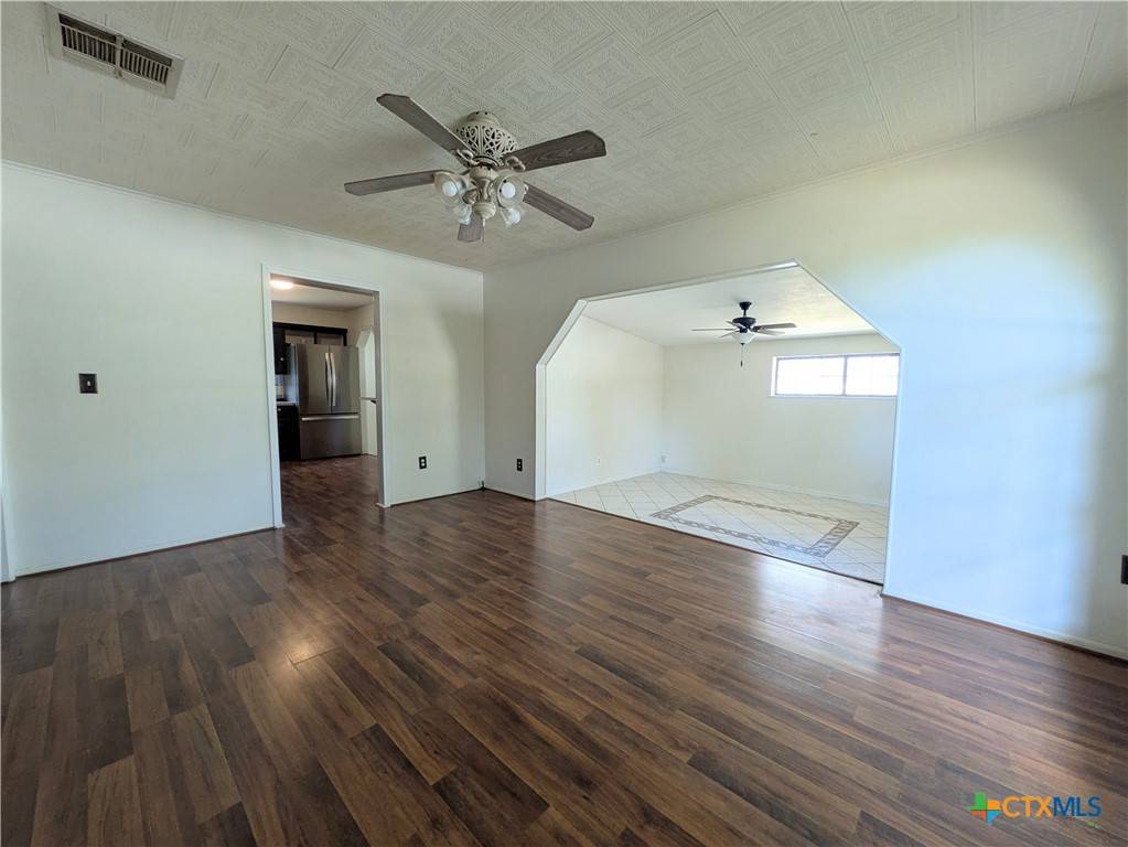 Lampasas, TX 76550,14 Steele ST
