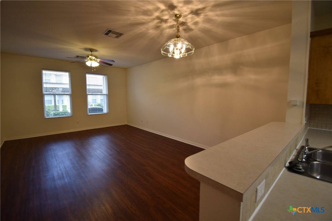 Round Rock, TX 78681,2215 Dry Creek Dr #806