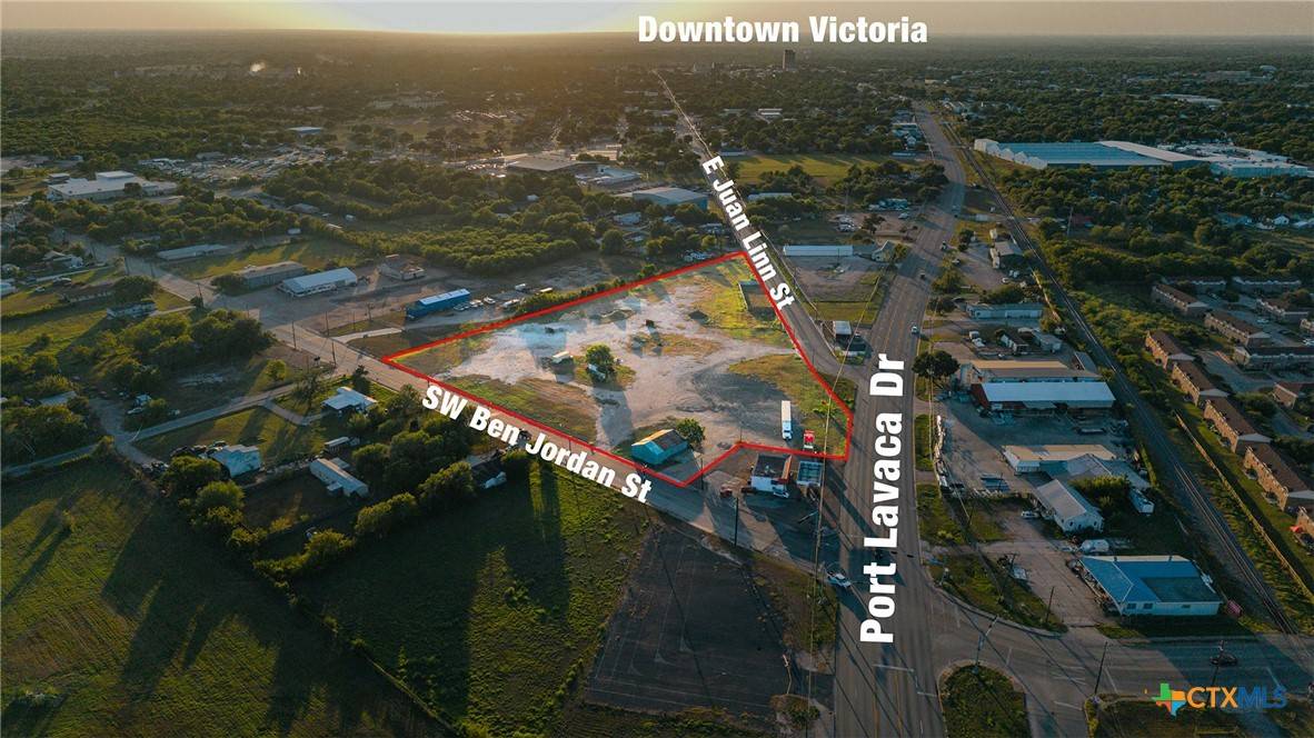 Victoria, TX 77901,2408 Ben Jordan ST