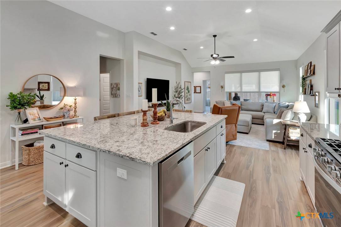 Victoria, TX 77904,117 Persimmon CT