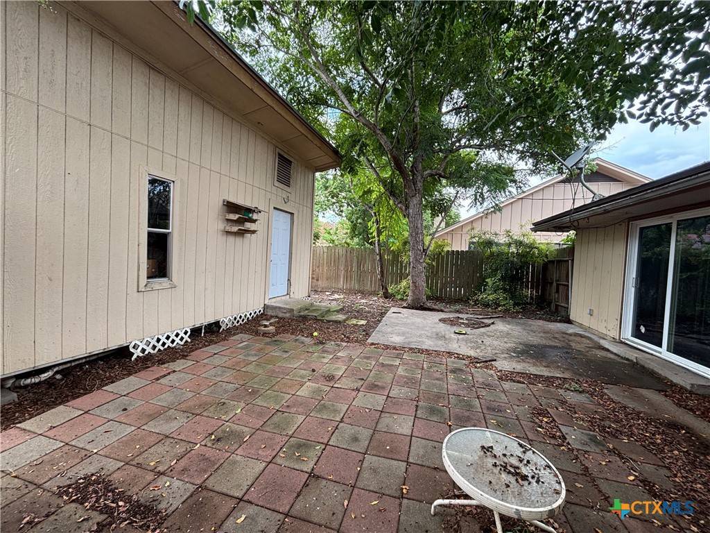 Victoria, TX 77904,115 Bowling Green DR