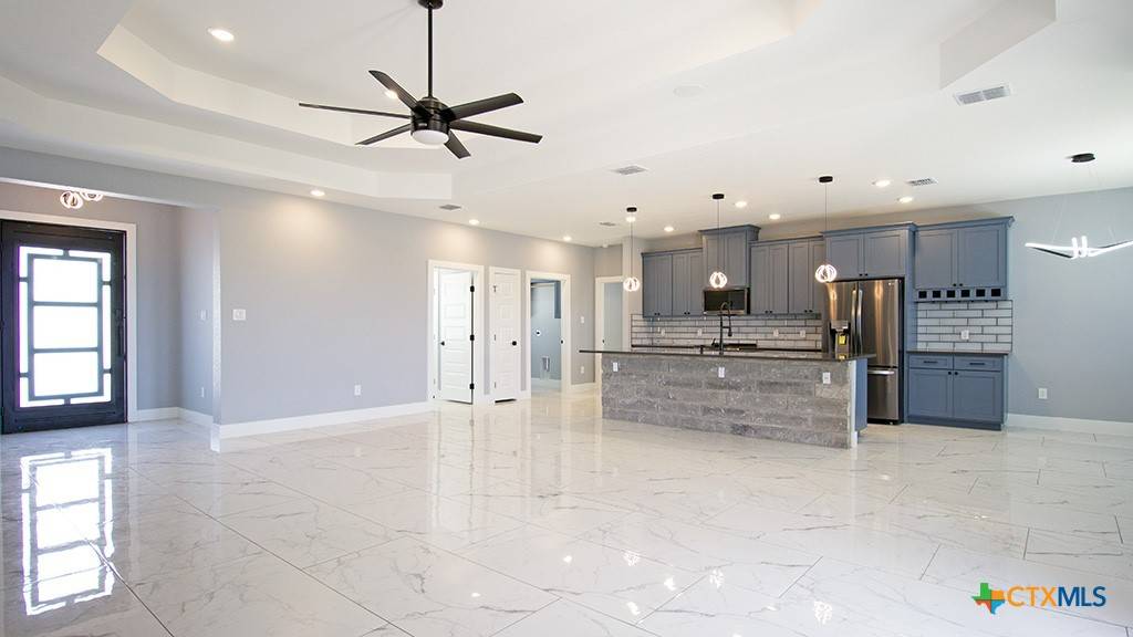 La Vernia, TX 78121,792 Lake Valley DR