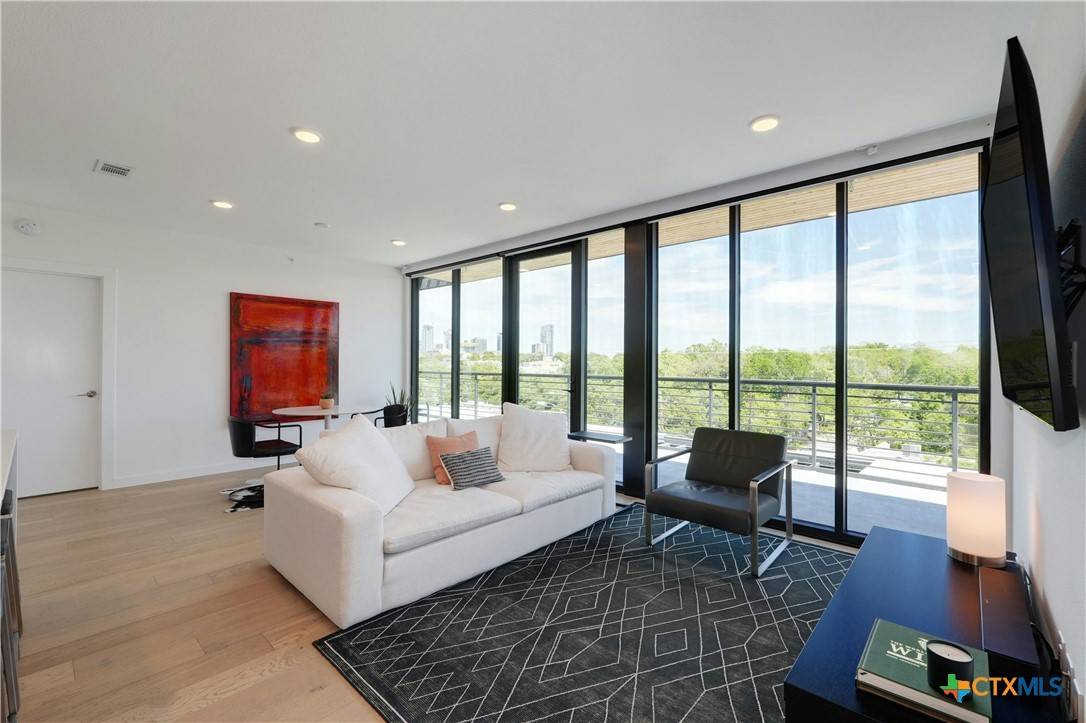 Austin, TX 78704,1600 S 1st ST #403