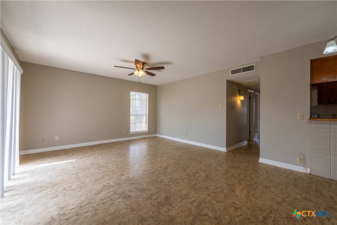 Luling, TX 78648,203 E Bowie ST #1