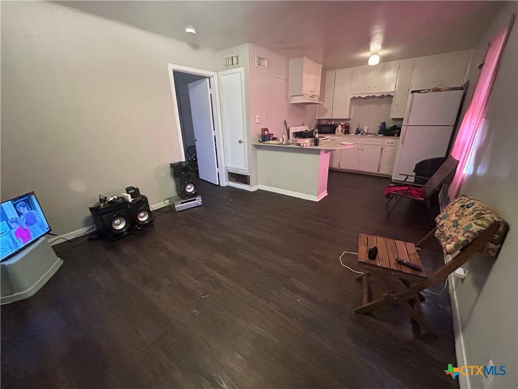 Killeen, TX 76543,1601 N W S Young DR