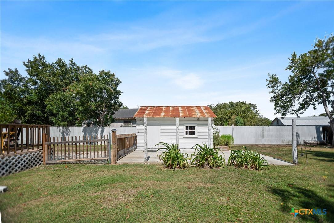 Port Lavaca, TX 77979,612 N Randle ST