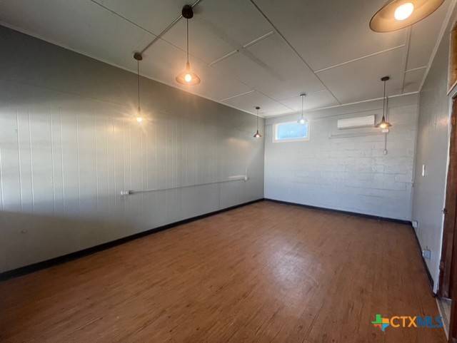 Luling, TX 78648,1140 E Pierce ST