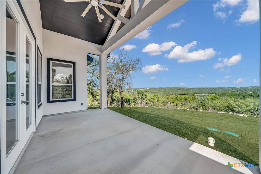 Mico, TX 78056,1585 Private Road 2771