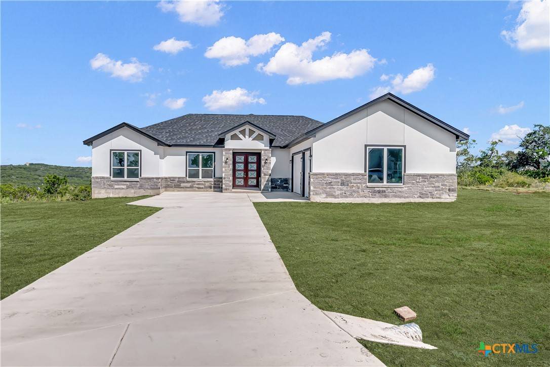 Mico, TX 78056,1585 Private Road 2771