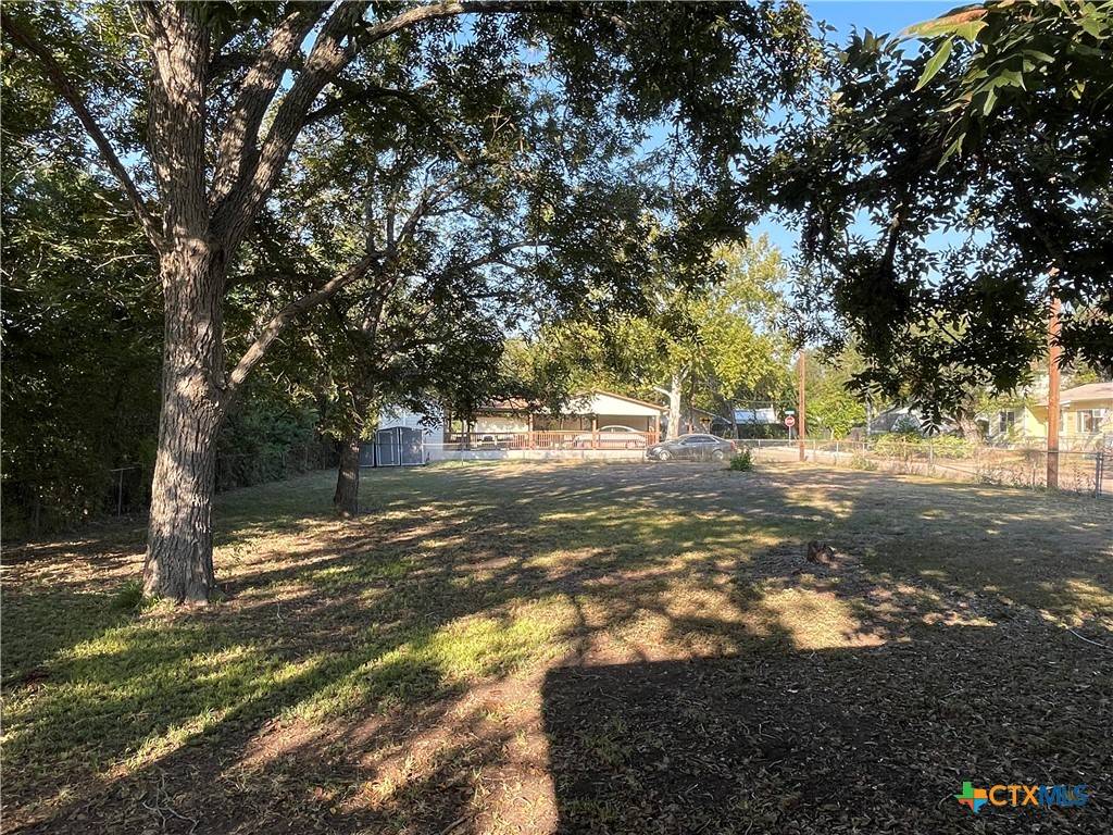 Seguin, TX 78155,702 Short AVE