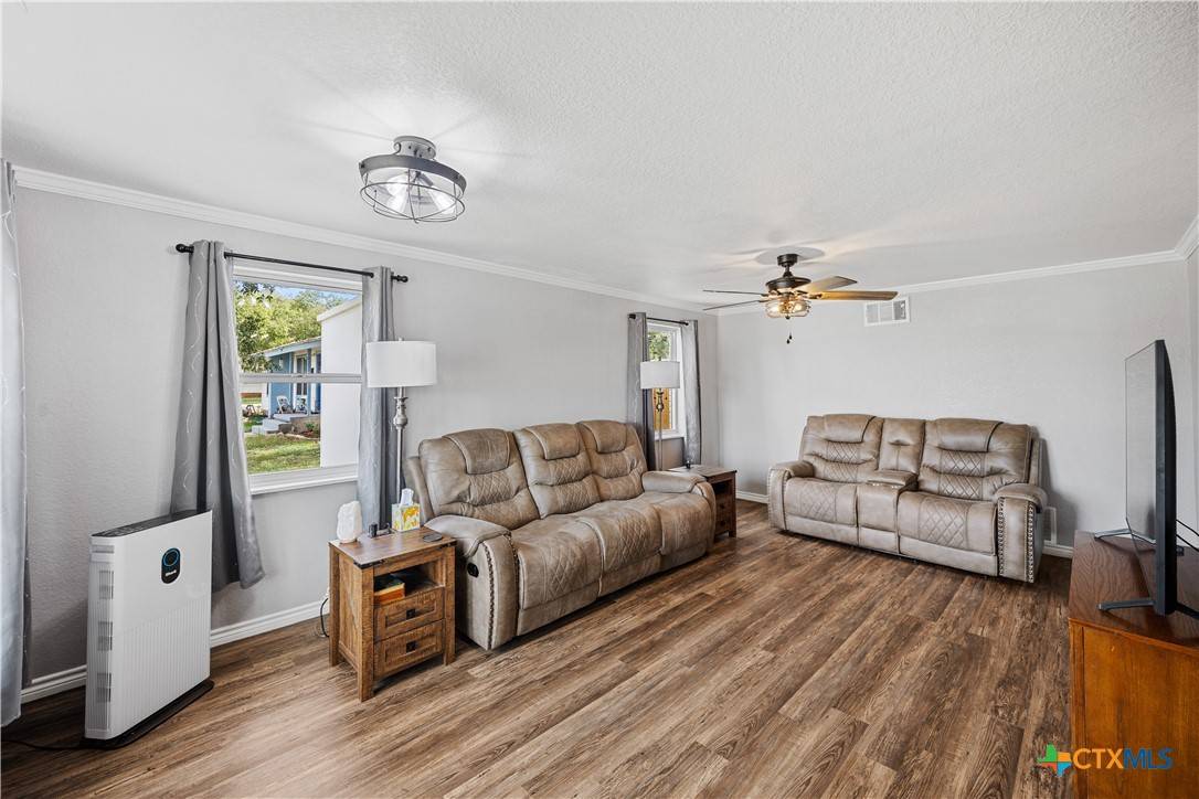 Burnet, TX 78611,407 Lamon ST