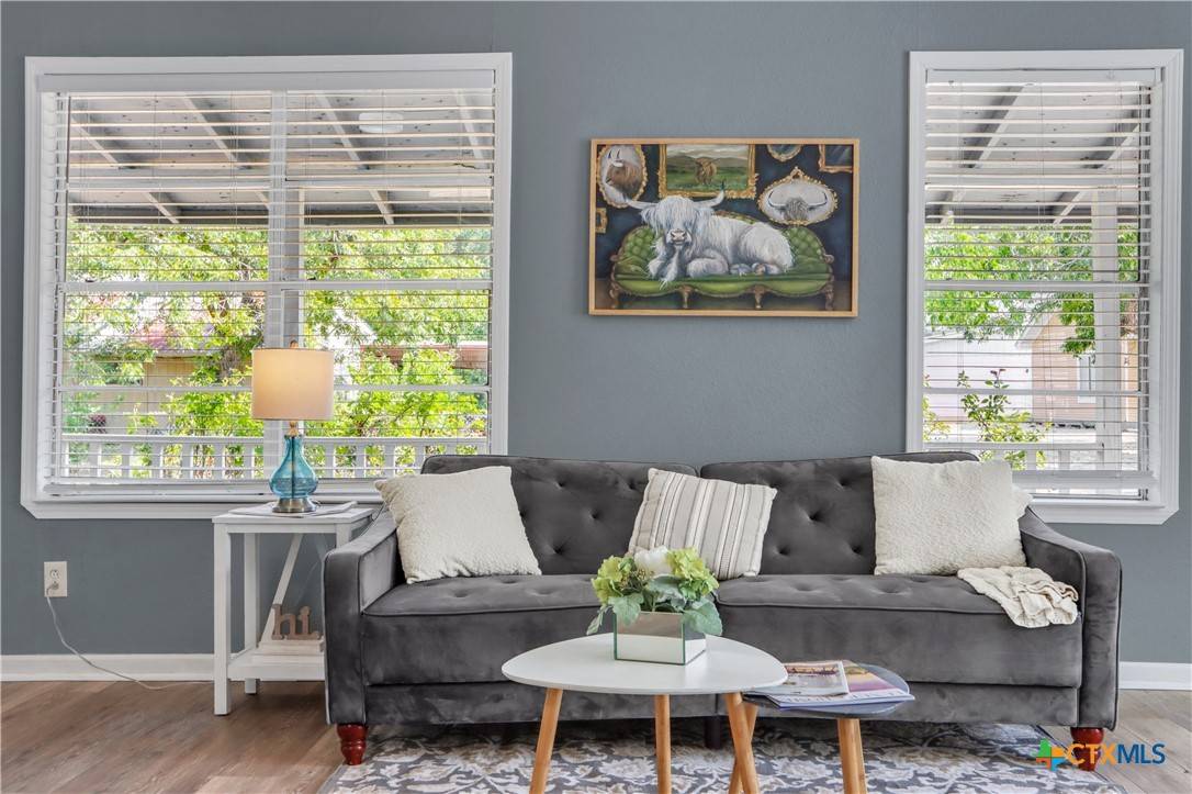 Seguin, TX 78155,810 N Goodrich ST