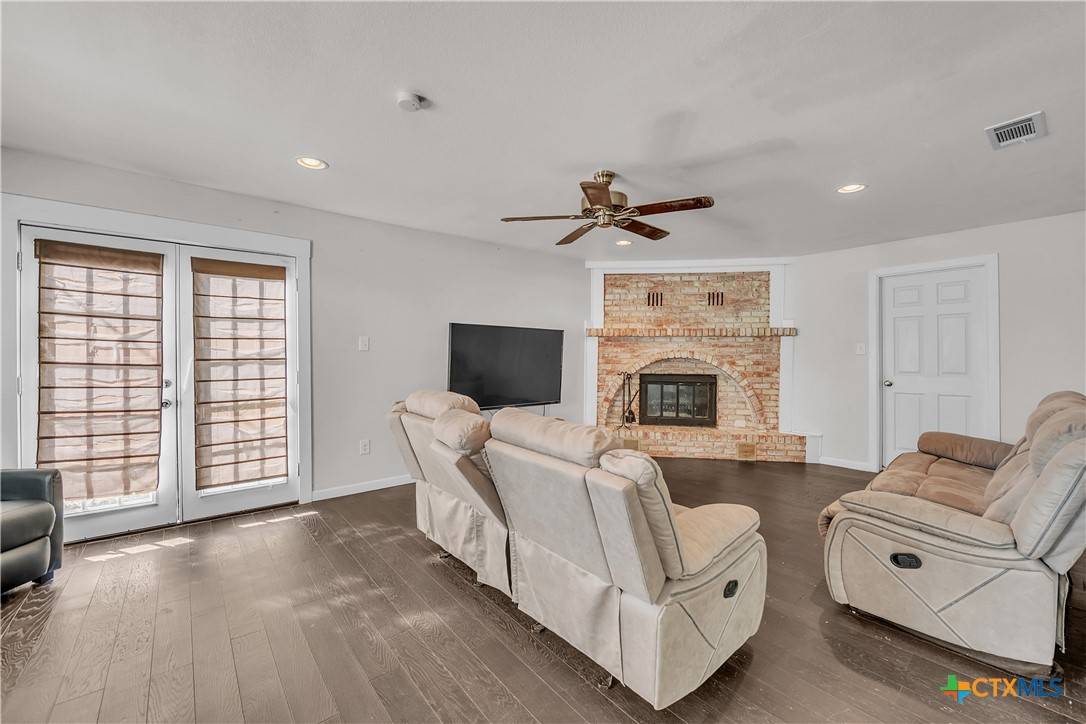 Waco, TX 76706,200 W Greenbriar ST