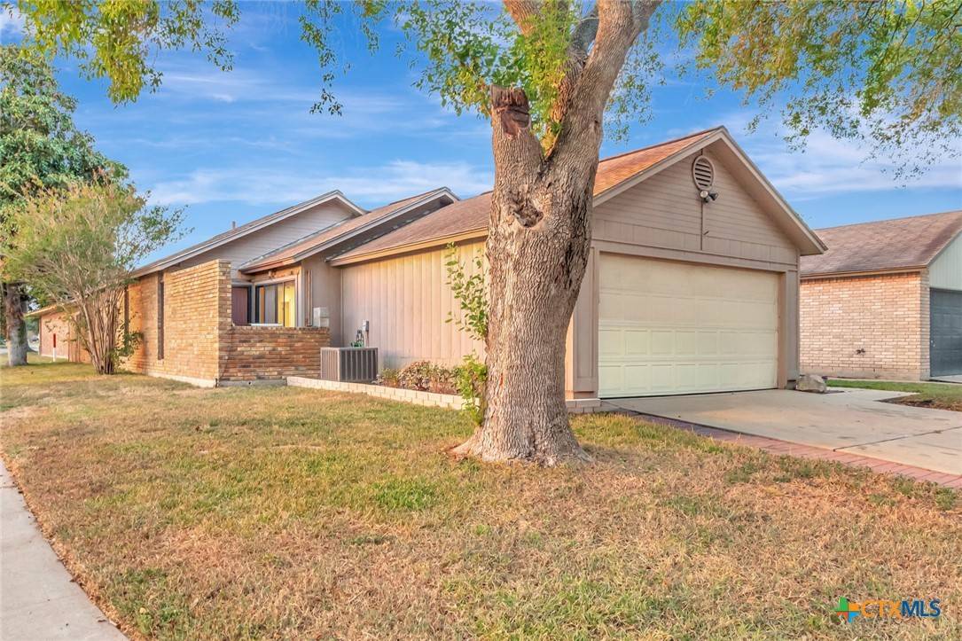 Victoria, TX 77901,423 Waterford DR