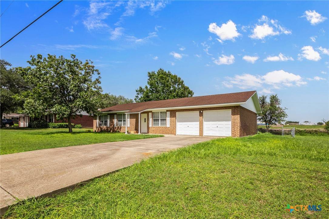 Goliad, TX 77963,939 N San Patricio ST