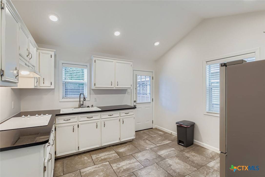 New Braunfels, TX 78130,969 N Liberty AVE