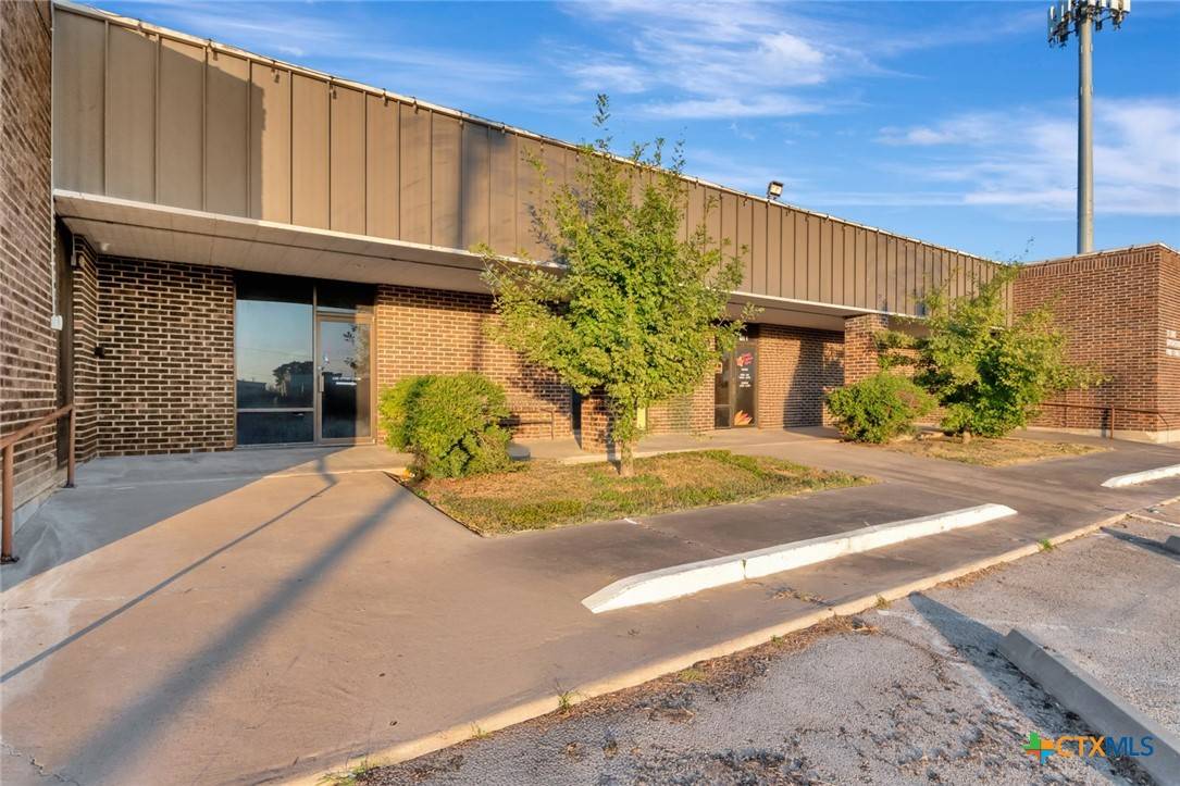 Victoria, TX 77901,104 Teakwood DR