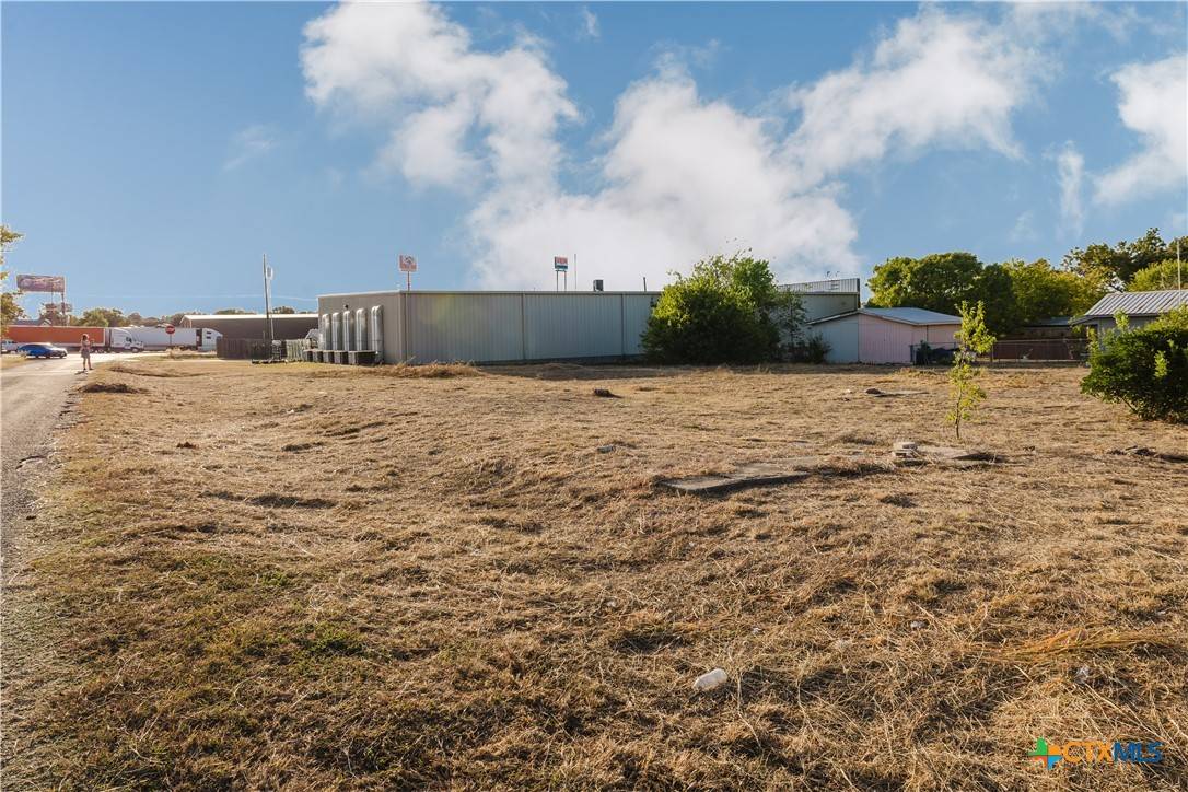 Jarrell, TX 76537,211 E Ave. K