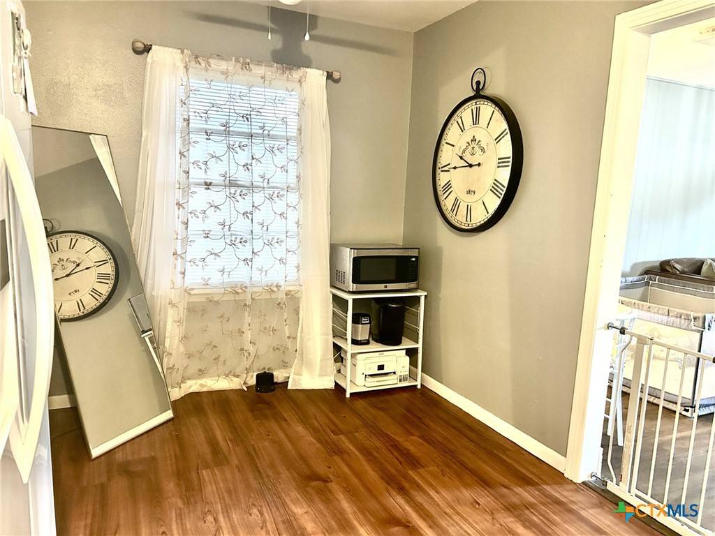 Victoria, TX 77901,811 E Rosebud AVE