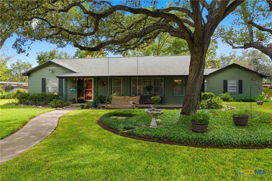 Seguin, TX 78155,975 Sowell ST