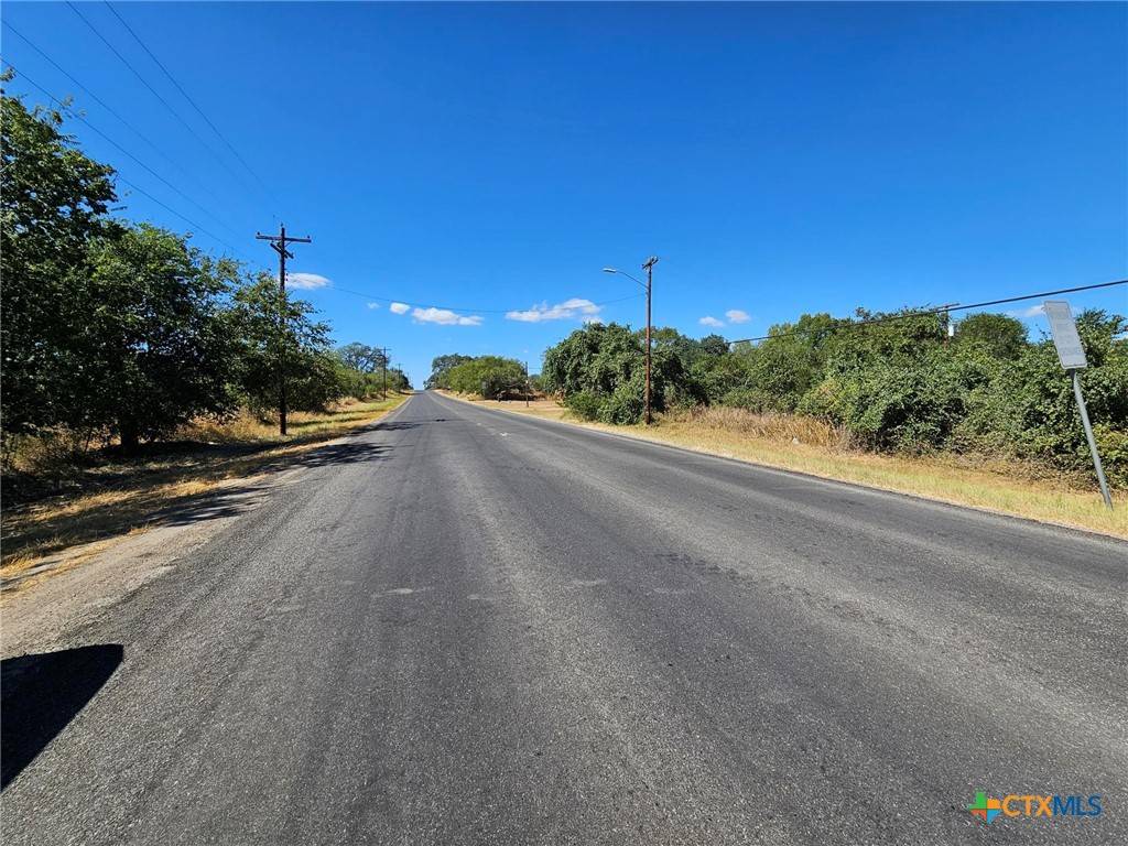 Floresville, TX 78114,2026 3rd ST