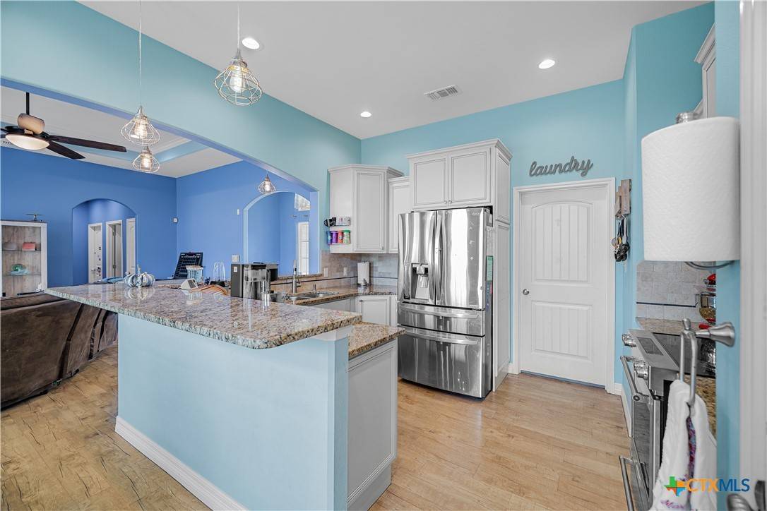 Victoria, TX 77905,584 Post Oak DR