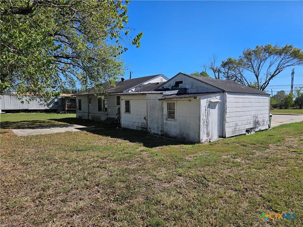 Victoria, TX 77901,3010 Lone Tree RD