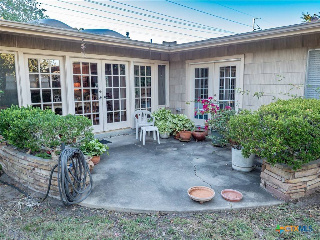 Victoria, TX 77901,2101 E Mistletoe AVE