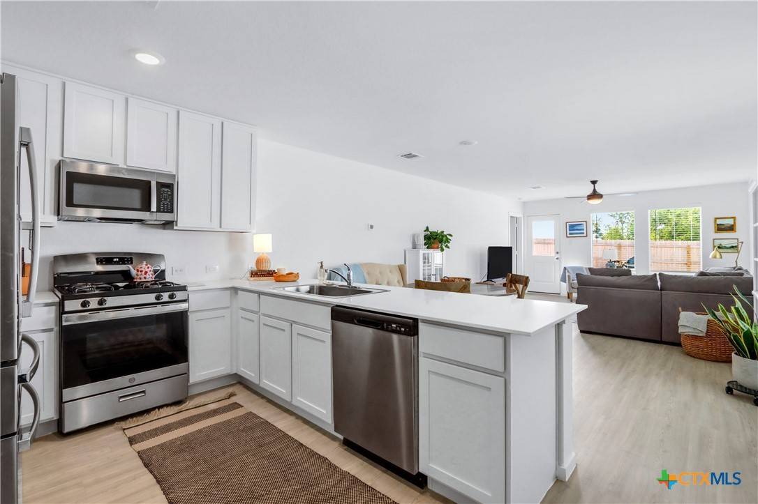 New Braunfels, TX 78130,3230 Mound RDG