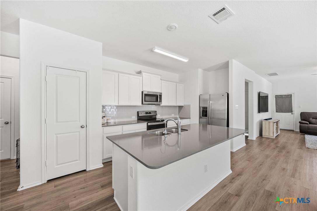 Jarrell, TX 76537,141 Rowdy Yates WAY