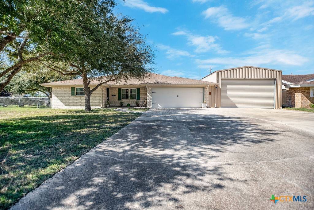 Port Lavaca, TX 77979,105 Brentwood PL