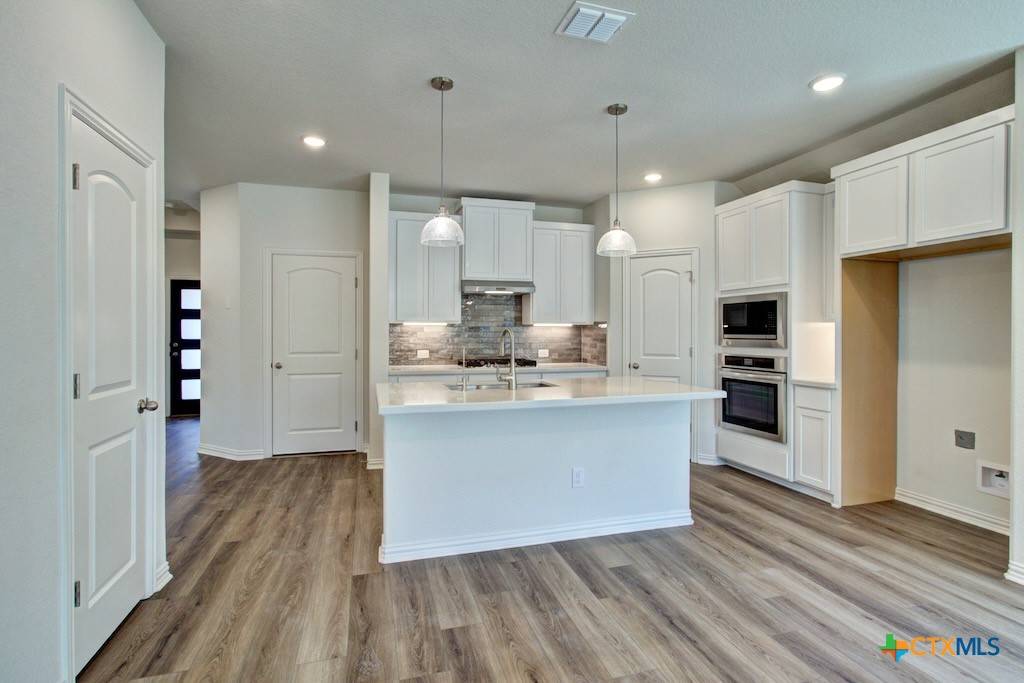 New Braunfels, TX 78130,943 Creek Bed Drive