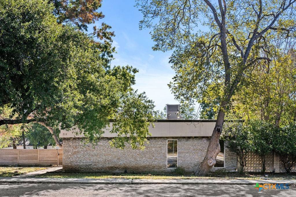 San Marcos, TX 78666,715 W Hopkins ST #101