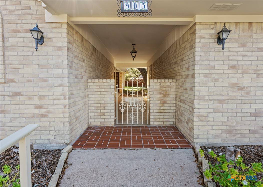 Salado, TX 76571,905 Mill Creek DR