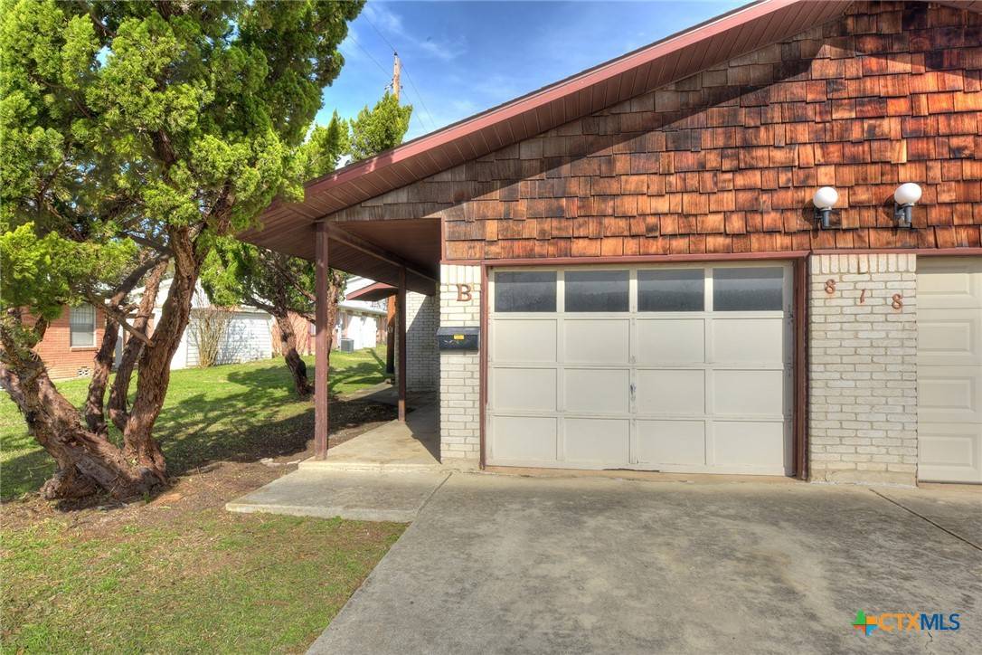 Kerrville, TX 78028,818 Lois ST #A