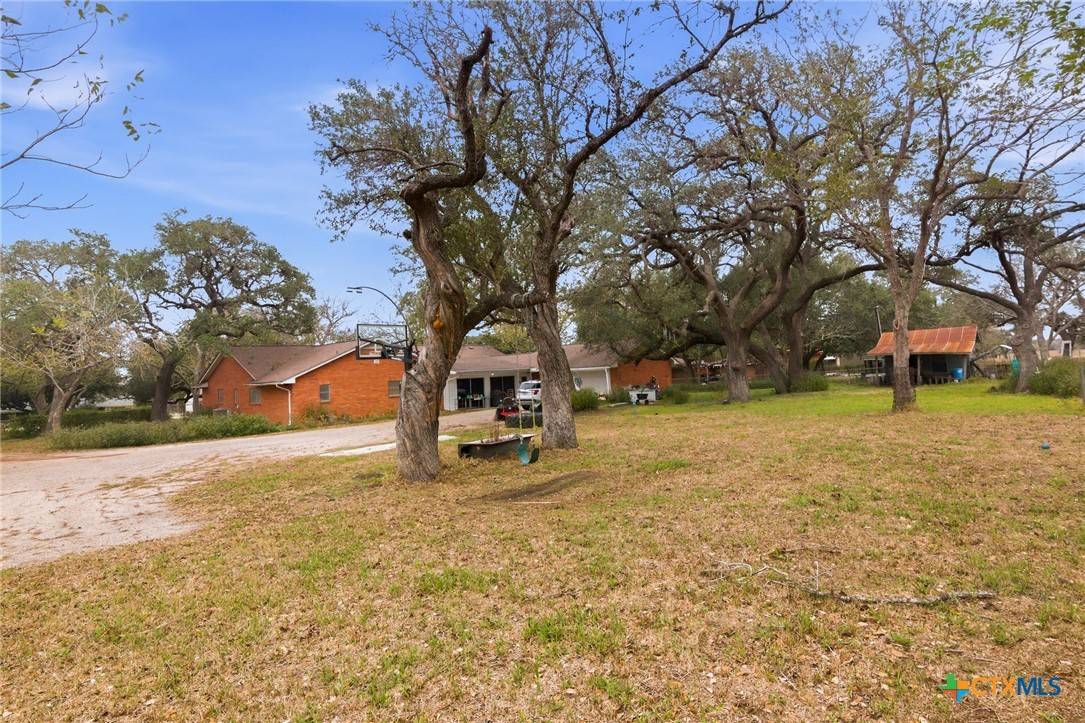 Yoakum, TX 77995,1771 US Highway 77a