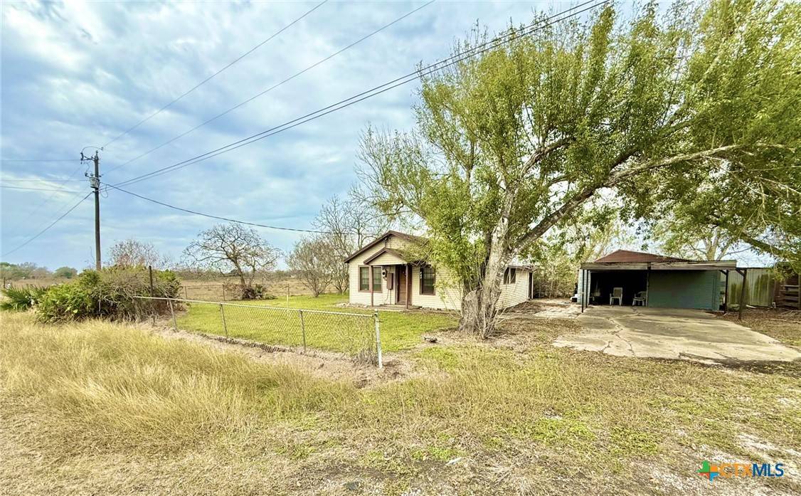 Inez, TX 77968,218 Lasalle RD