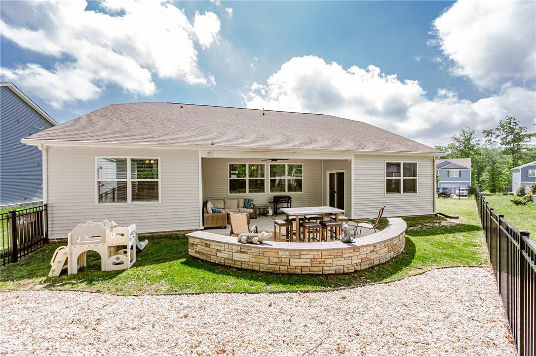 New Kent, VA 23124,7585 Sedge DR