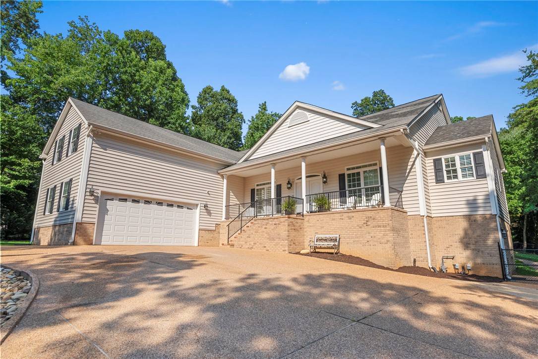 Williamsburg, VA 23185,100 Lakewood DR