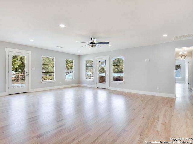 San Antonio, TX 78209-3824,233 HALCYON PL