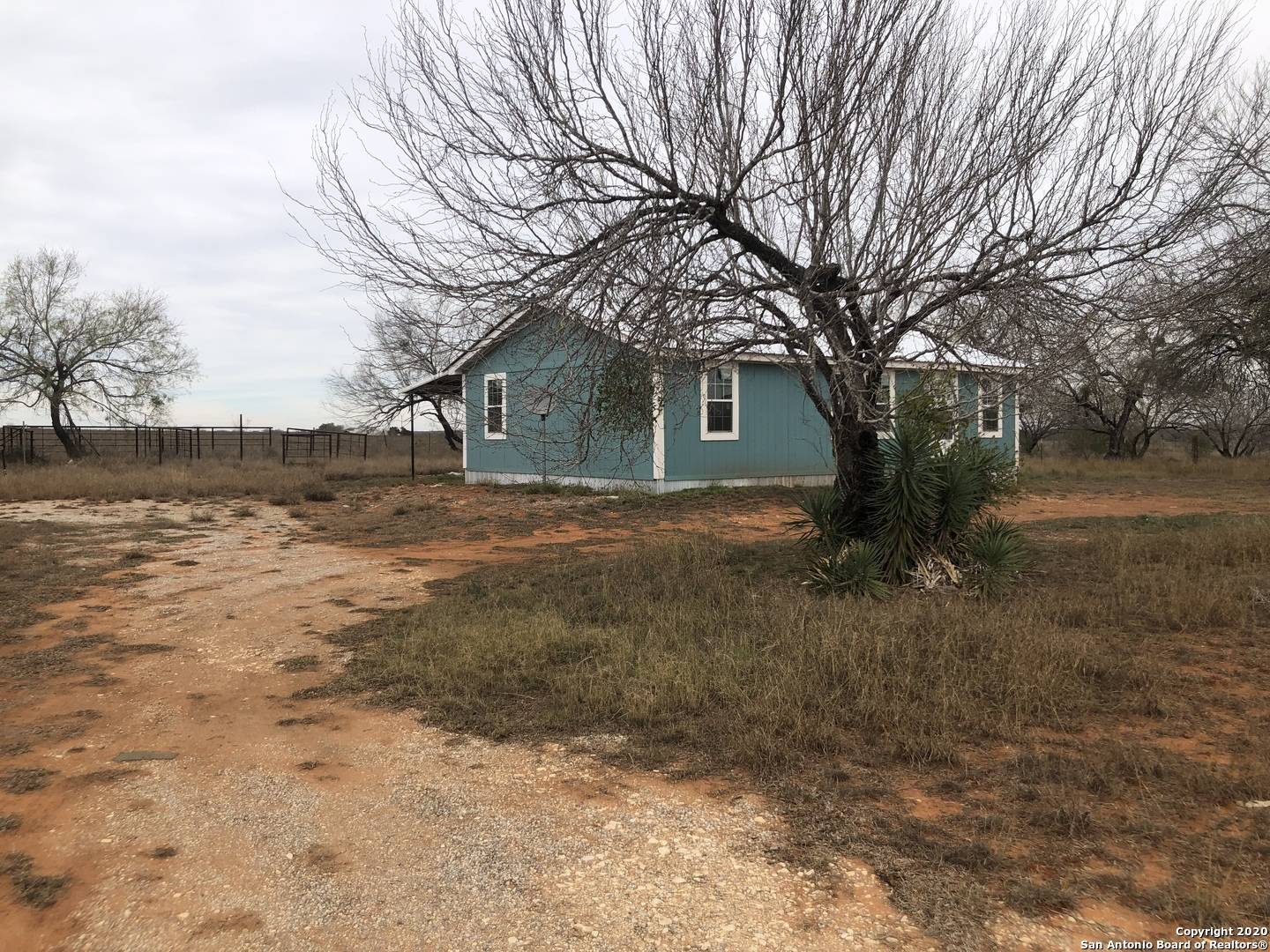 Dilley, TX 78017,9606 Highway 85