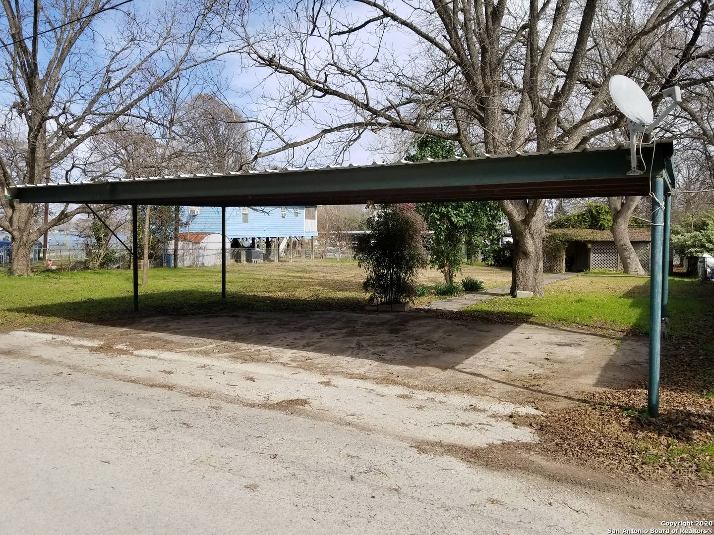 Mcqueeney, TX 78123-3543,484 ISLE OF VIEW DR