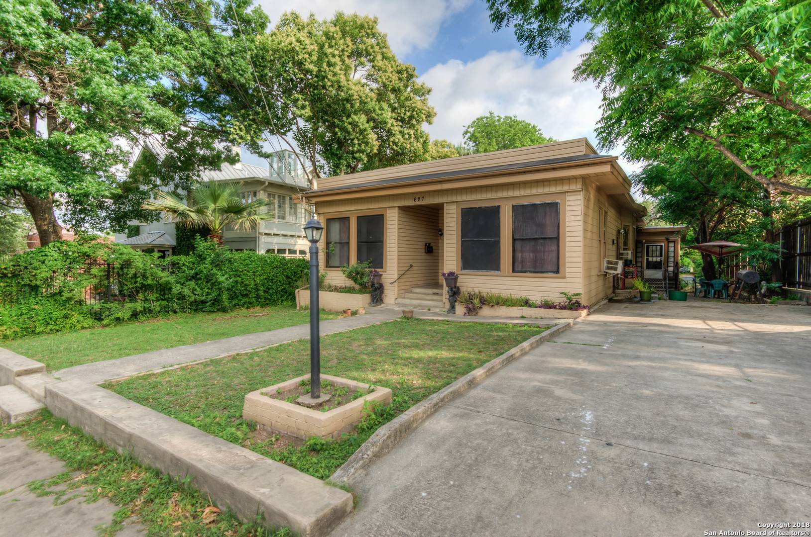 San Antonio, TX 78212-3635,627 FRENCH PL