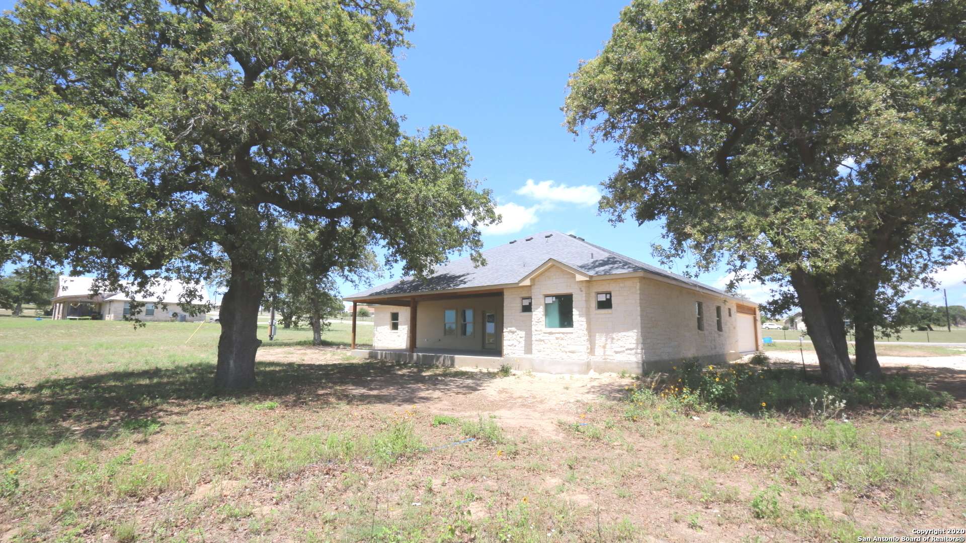 La Vernia, TX 78121,720 LAKE VALLEY DR