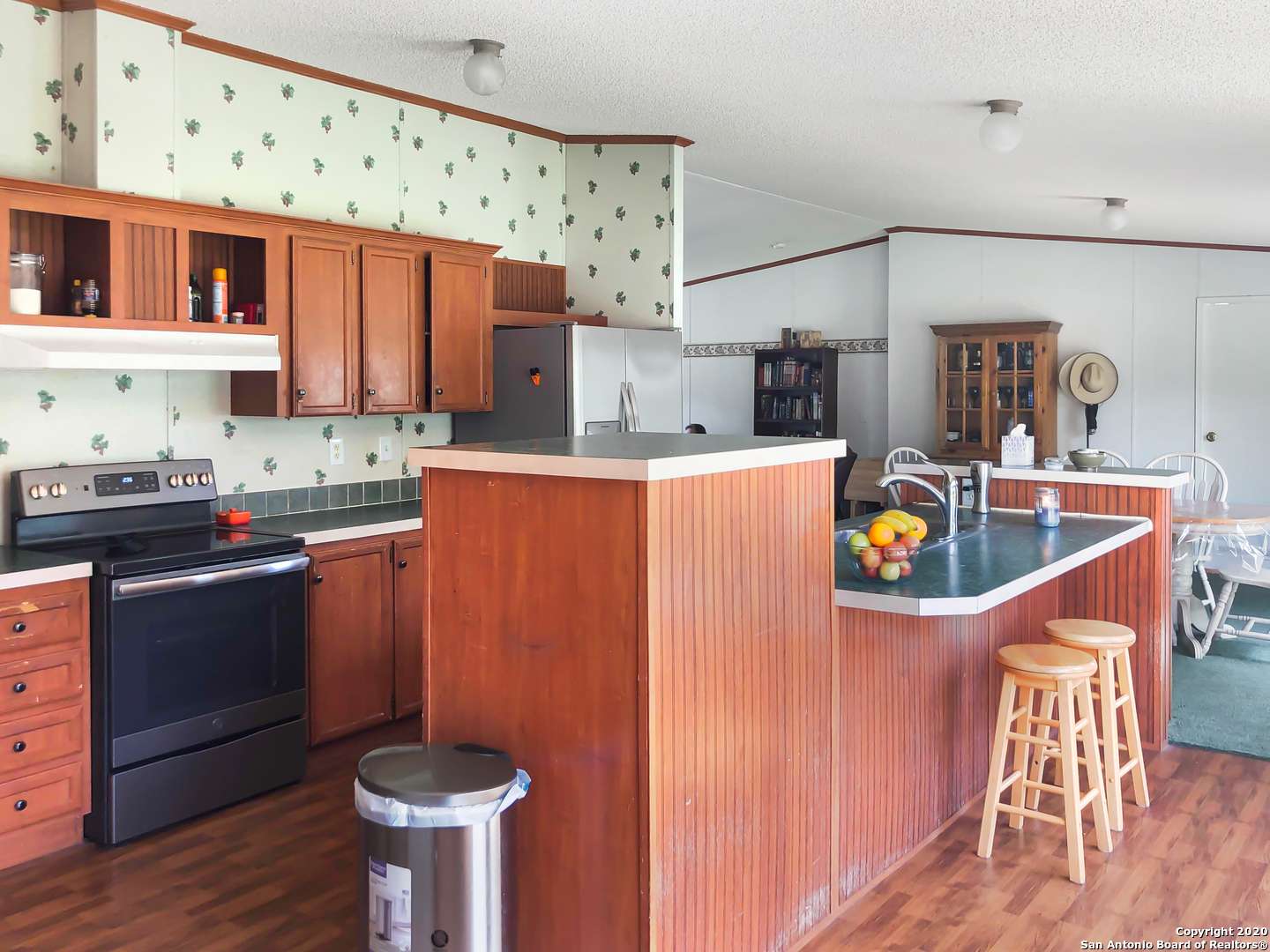 Castroville, TX 78009-1945,424 COUNTY ROAD 5634